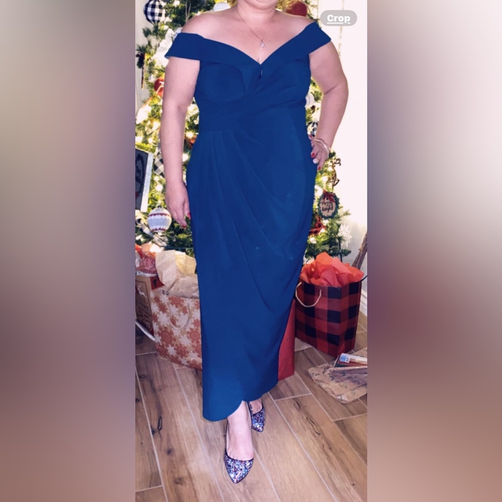 Green off the shoulder plus size dress